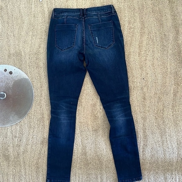 Upgrade Your Style with New Bebe Size 27 Women's Jeans - Picture 3 of 4